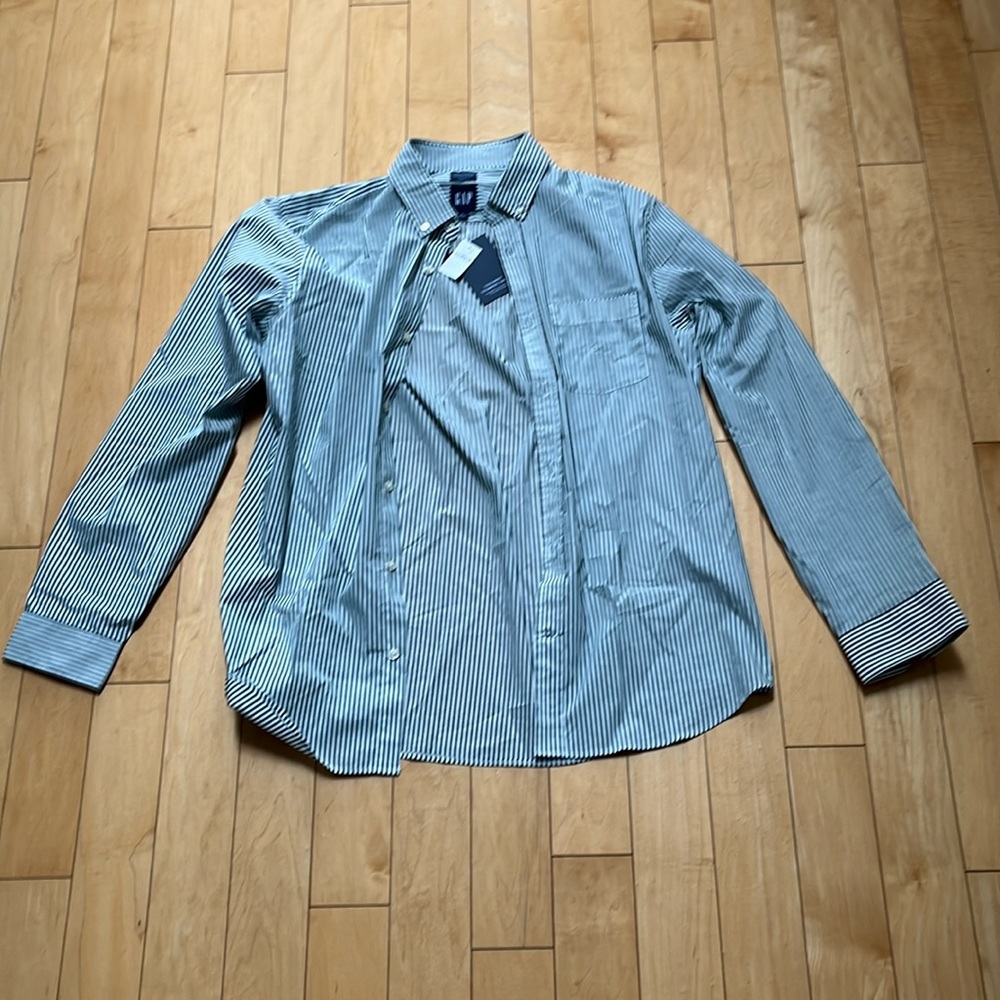 Brand NWT Men’s green/white striped All-Day Poplin Shirt in Standard Fit